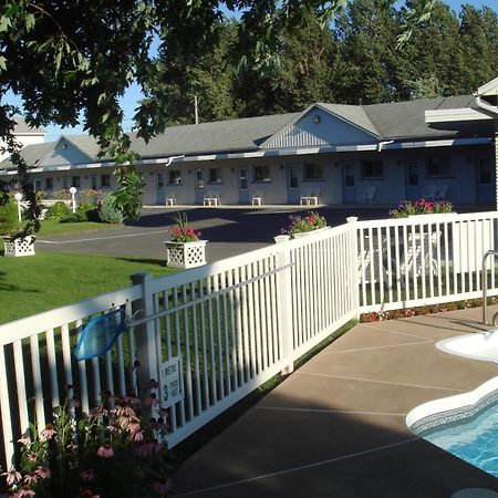 Motel Belle Riviere Saint-Jean-sur-Richelieu Kültér fotó