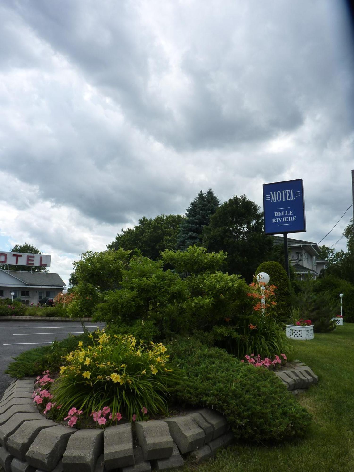 Motel Belle Riviere Saint-Jean-sur-Richelieu Kültér fotó
