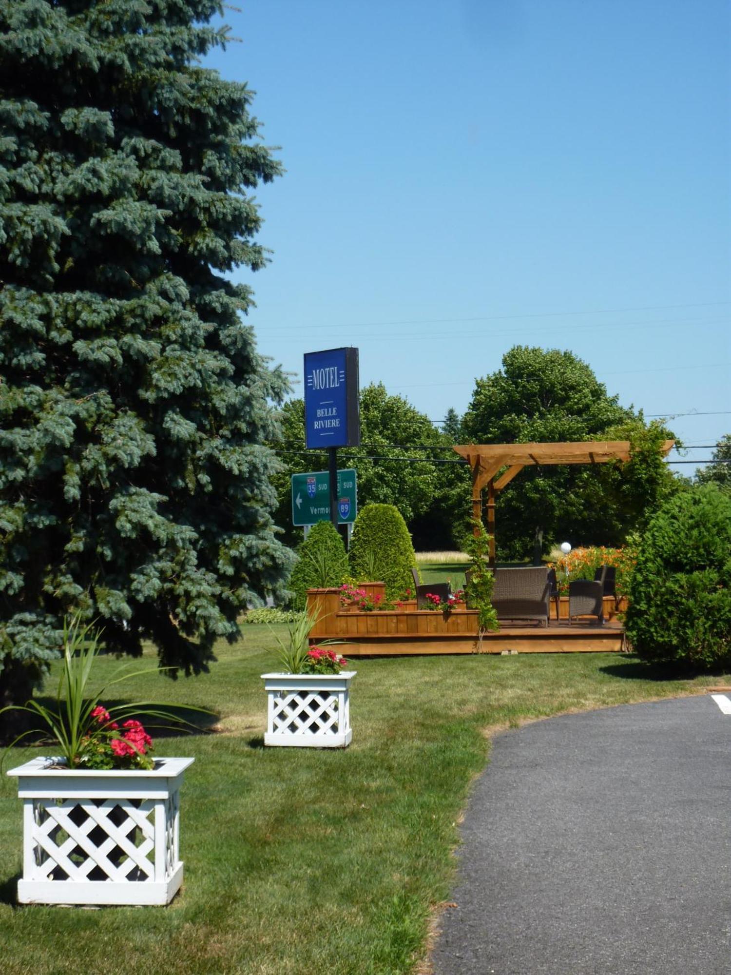 Motel Belle Riviere Saint-Jean-sur-Richelieu Kültér fotó