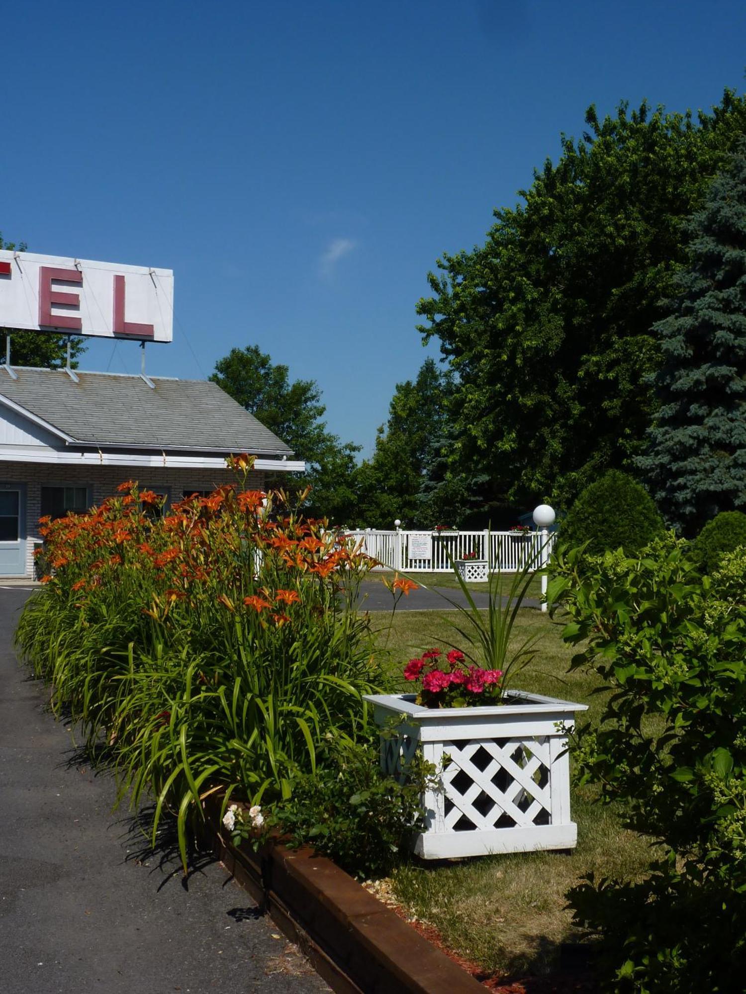 Motel Belle Riviere Saint-Jean-sur-Richelieu Kültér fotó