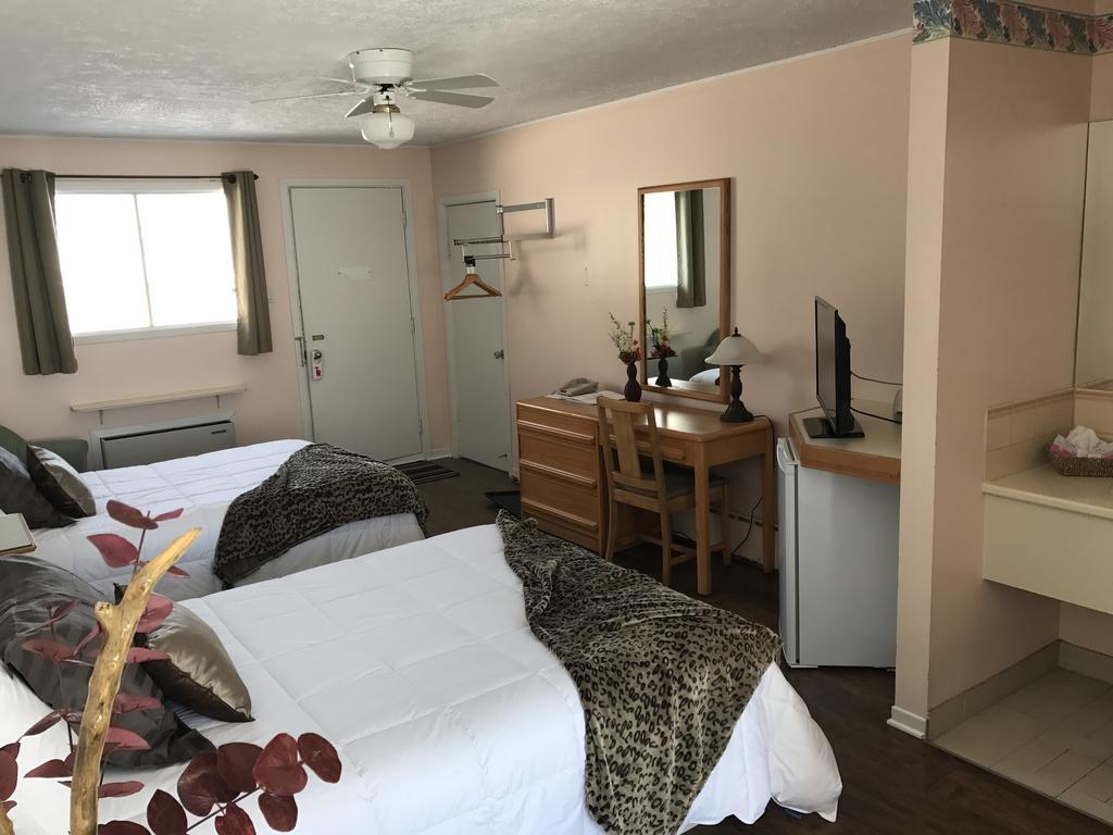 Motel Belle Riviere Saint-Jean-sur-Richelieu Kültér fotó