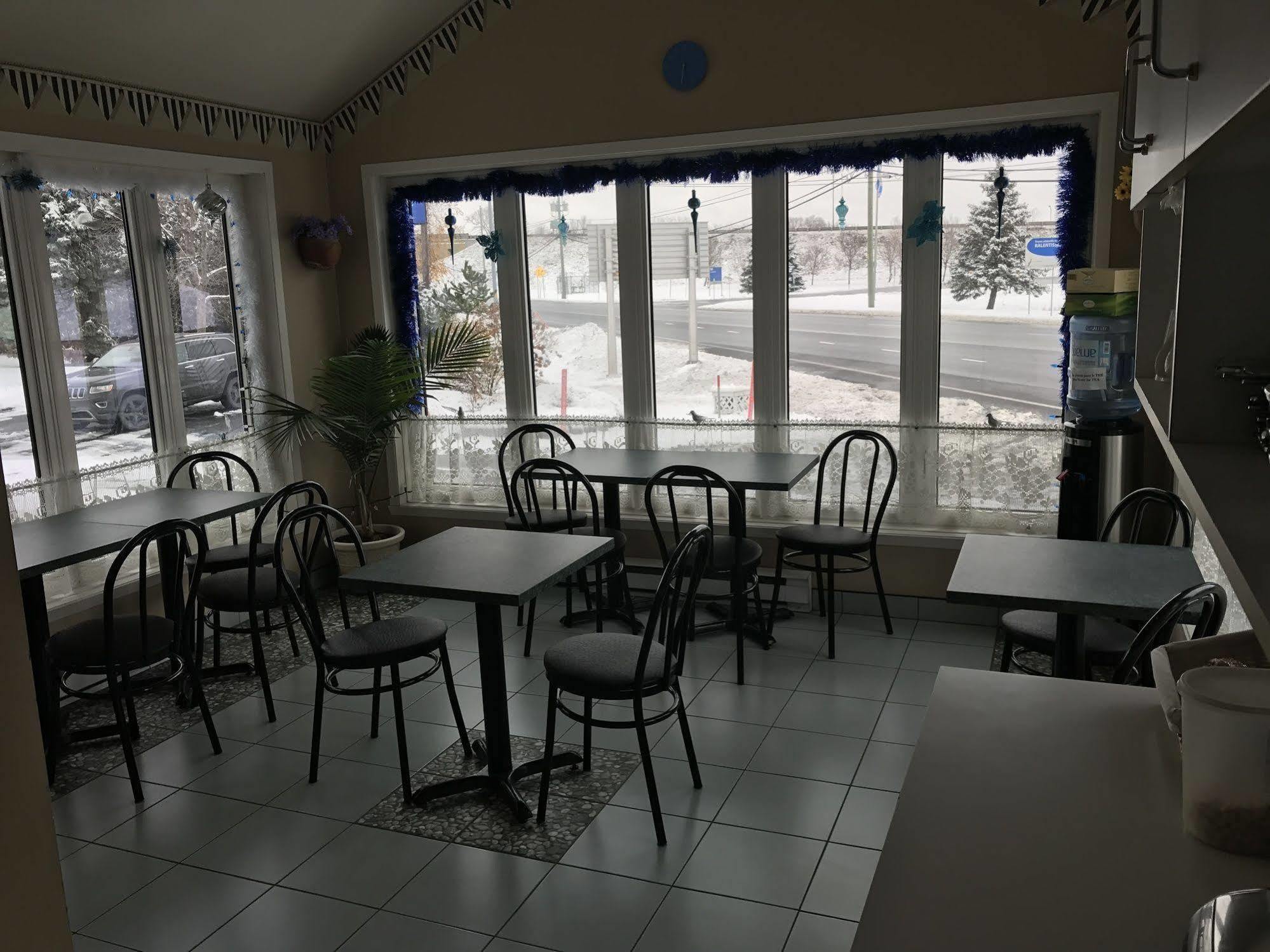 Motel Belle Riviere Saint-Jean-sur-Richelieu Kültér fotó
