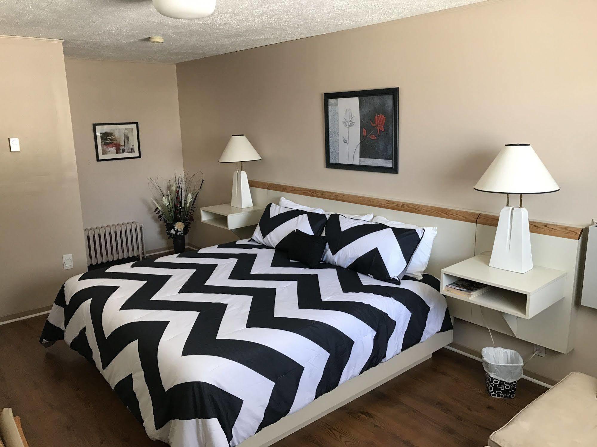 Motel Belle Riviere Saint-Jean-sur-Richelieu Kültér fotó
