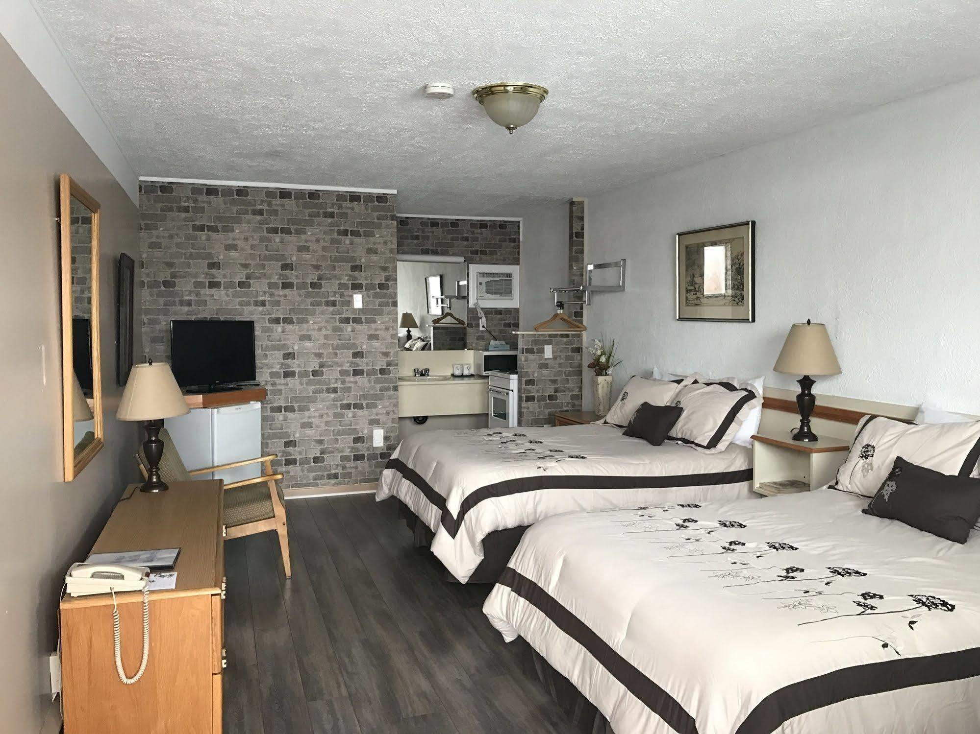 Motel Belle Riviere Saint-Jean-sur-Richelieu Kültér fotó