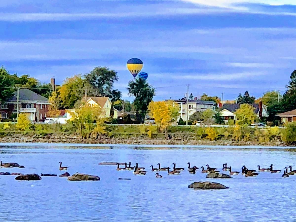 Motel Belle Riviere Saint-Jean-sur-Richelieu Kültér fotó