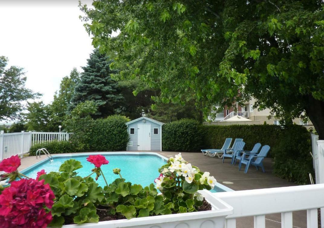 Motel Belle Riviere Saint-Jean-sur-Richelieu Kültér fotó